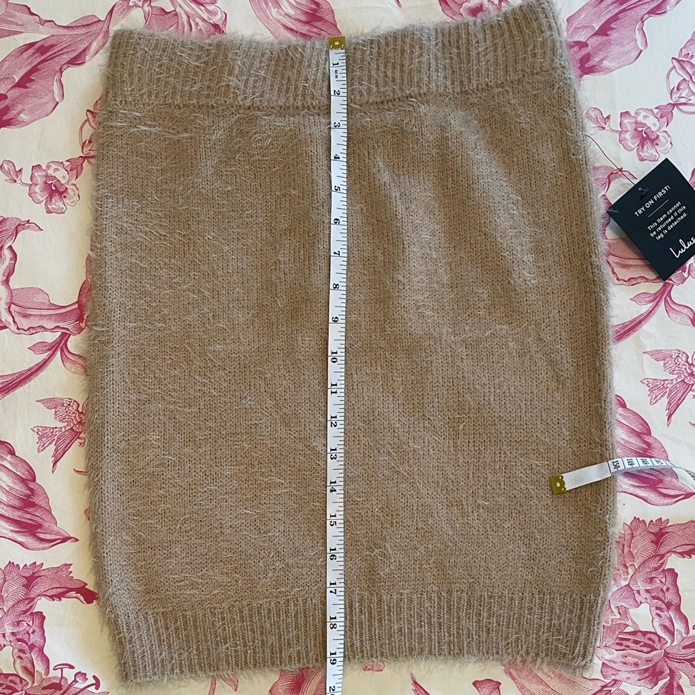 Lulu’s 2 piece set - Top and Skirt - Light Tan Color - Picture 7 of 14
